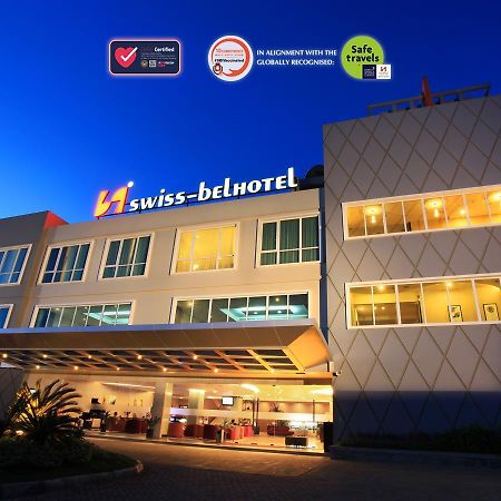 Swiss-Belhotel Кендари Екстериор снимка