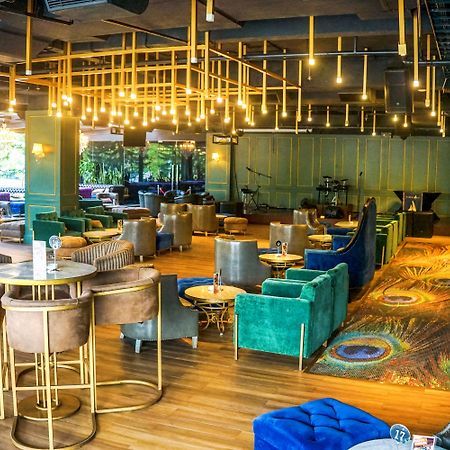 Swiss-Belhotel Кендари Екстериор снимка
