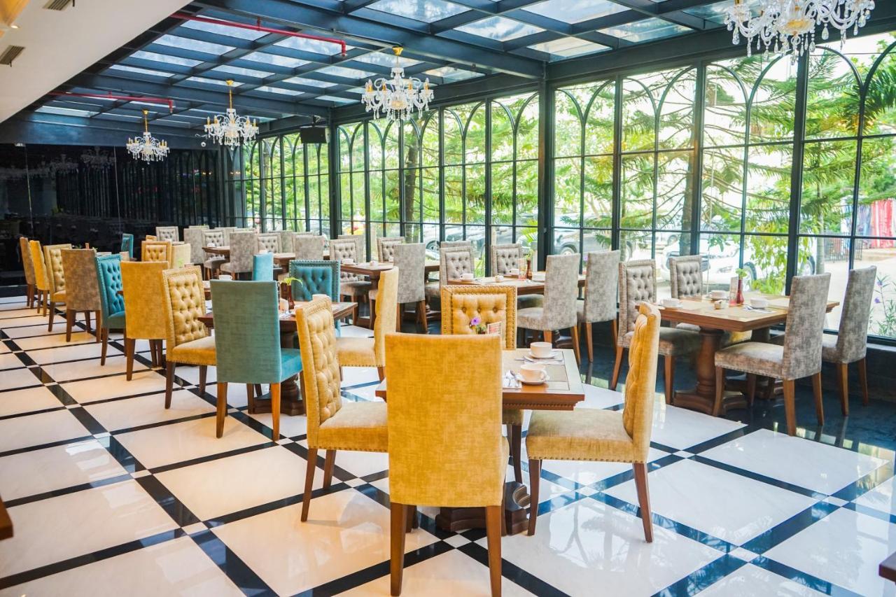Swiss-Belhotel Кендари Екстериор снимка