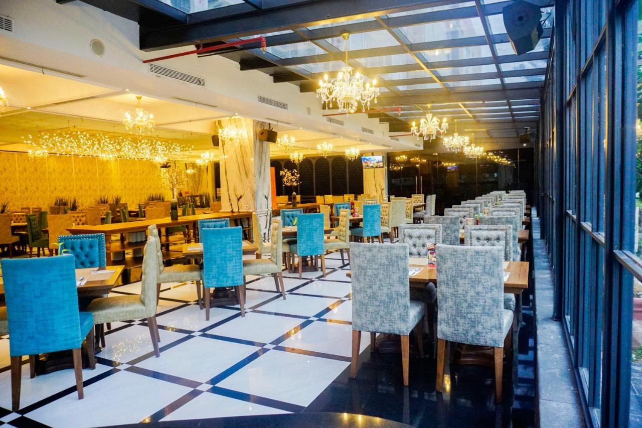 Swiss-Belhotel Кендари Екстериор снимка