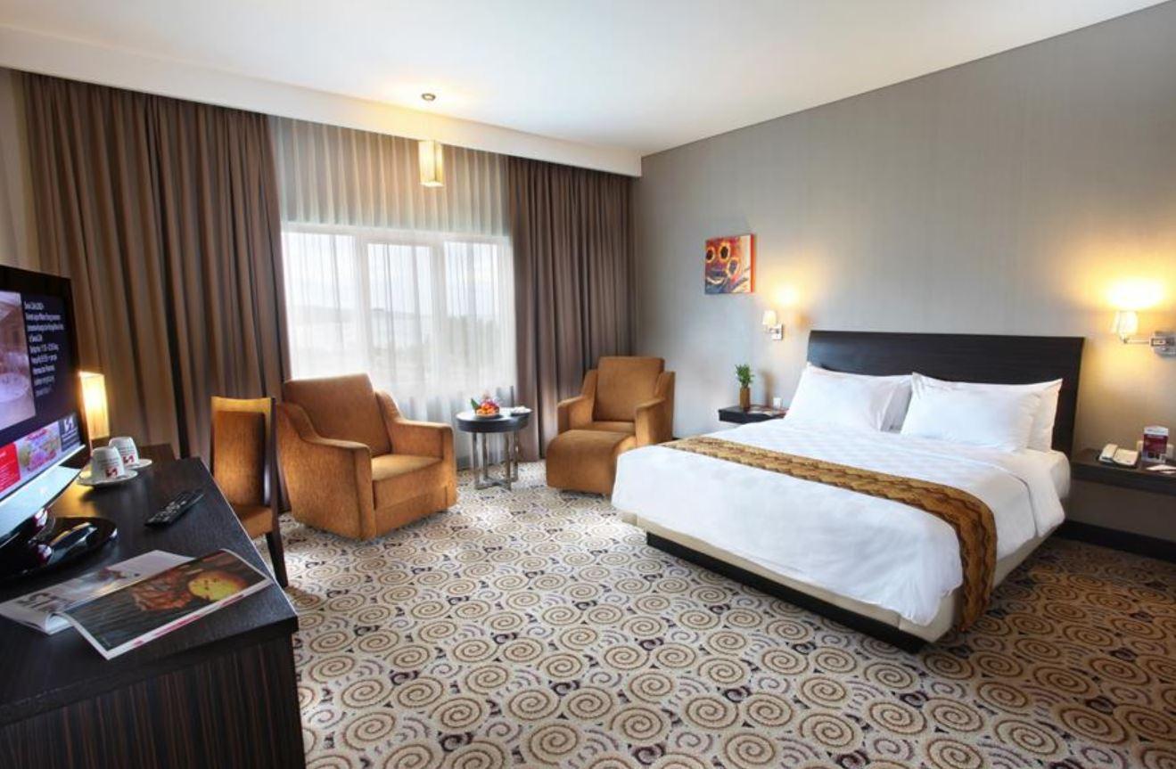 Swiss-Belhotel Кендари Екстериор снимка
